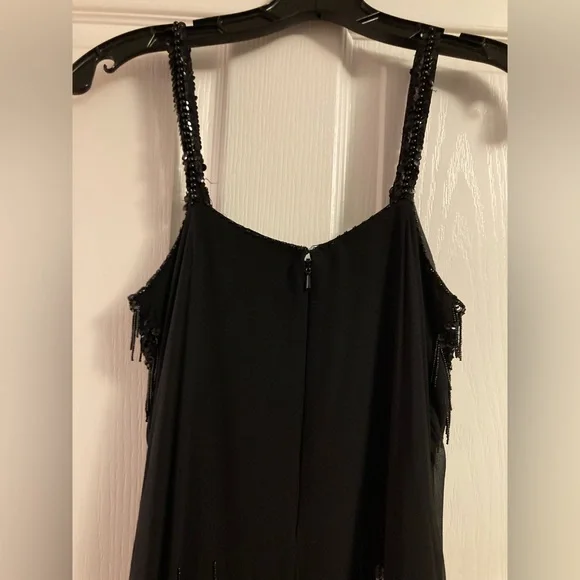 Gorgeous Vintage Beaded Dress. 100% Silk. Sequins and beads. Size Small. - Picture 8 of 9